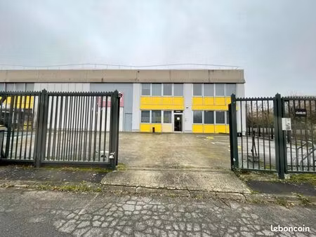 local industriel 757 m²