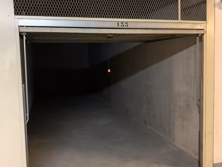 grand box 26 m² à plaisir proche gare plaisir grignon