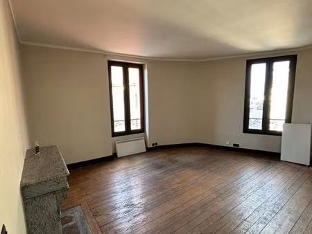 f2 46m2 centre ville 1er etage