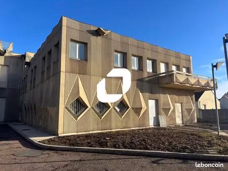 local d'activité 1 530 m²