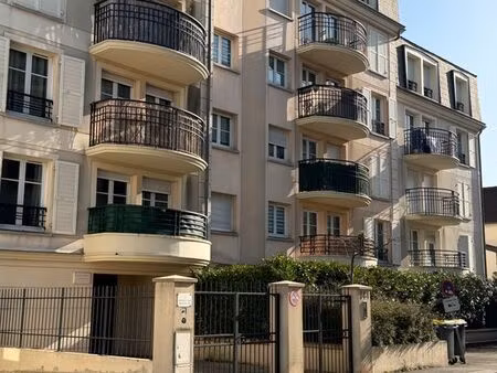 bel appartement t2 dans résidence de standing