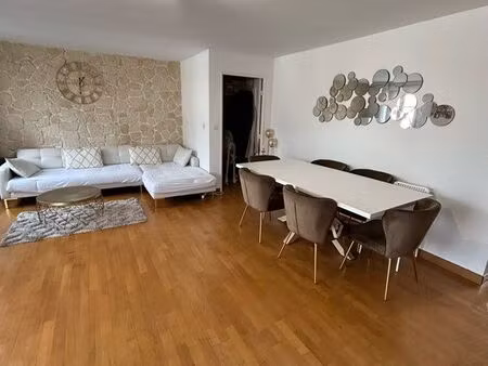 appartement 66 m² – grand séjour 30 m² – 2 chambres – cuisine équipée – dpe c
