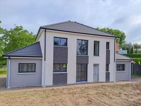 maison 5 pièces 148 m²