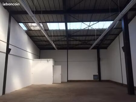 local industriel 130 m²