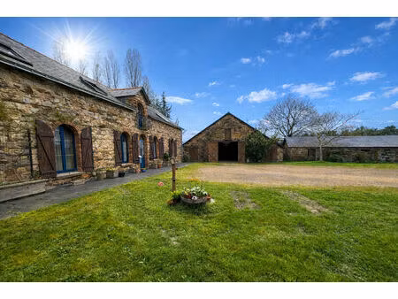 vente maison 8 pièces  198.00m²  derval