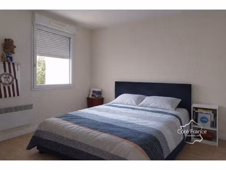 appartement avec place de stationnement privative  vendu lib