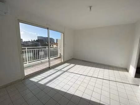 location appartement 3 pièces aux sables-d'olonne (85100) : à louer 3 pièces / 63m² les sa