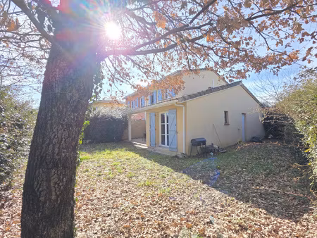 maison t5 de 95m2 avec garage et jardin à cepet