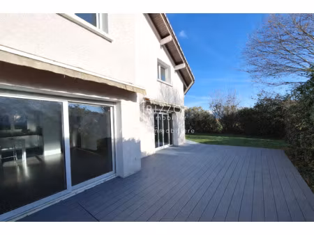 prévessin-moëns maison t6 de 180 m2