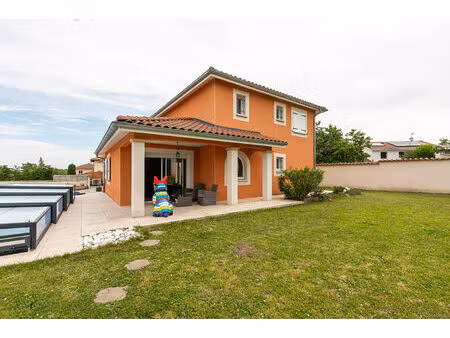maison 4 chambres + t2 indépendant  jardin et piscine - saint laurent de mure