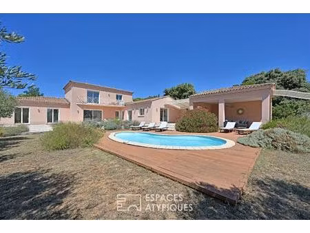 villa de caractère en pleine nature  au coeur du village de poulx