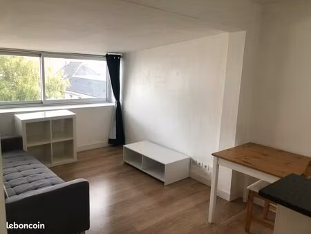 t2 bis meublé dernier étage proche gare