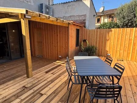 superbe maison de ville meublée avec grande terrasse en centre-ville d'agen