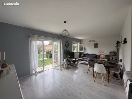 t3 bis lumineux avec balcons– résidence sécurisée