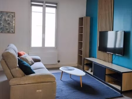 charmant f2 bis meublé rénové – sanvic église – terrasse & parking