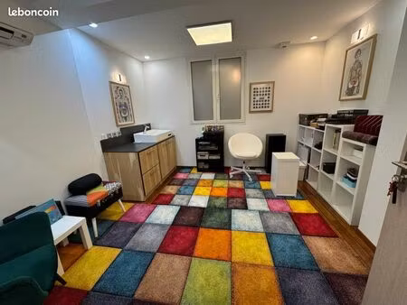 cabinet médical dans centre médical au cœur de gemenos