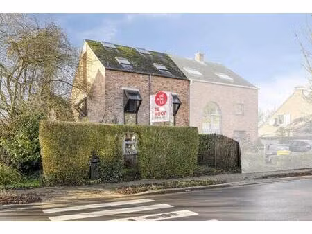 halfopen bebouwing te koop met 5 slaapkamers te kalmthout!