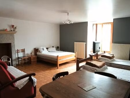 location studio meublé