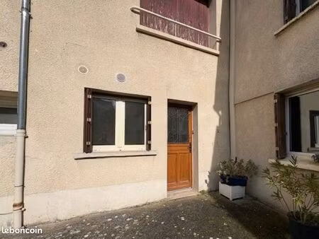 studio 1 pièce 18 m²