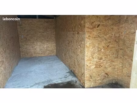 box de stockage 12m²