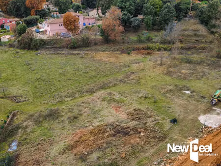 vente terrain 1987 m² montauroux (83440)