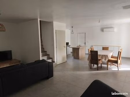 location maison eguilles