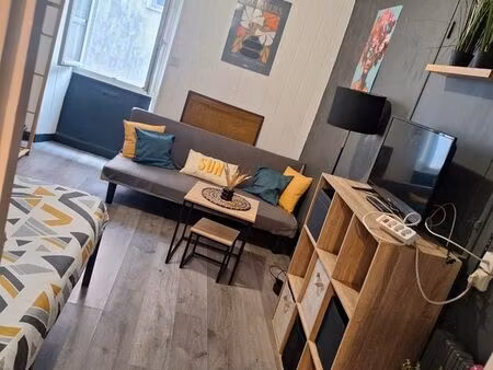 loue petit appartement meublé