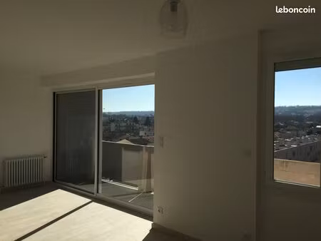 t3 lumineux métro saouzelong