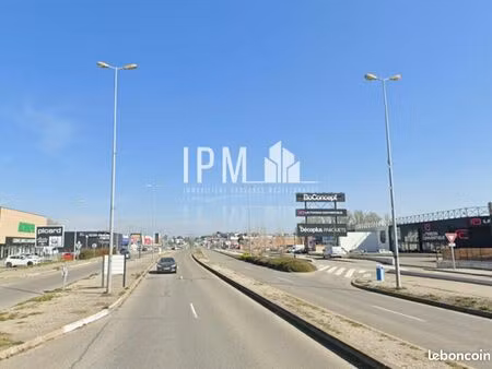 local commercial 720 m² cabriès