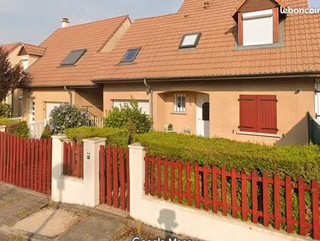 maison 3 chambres / jardin / garage / pergola / climatisation