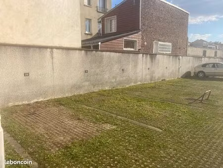 place de parking sécurisée