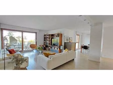 appartement avec terrasse centre ville-tour du lac - enghien-les-bains (95)