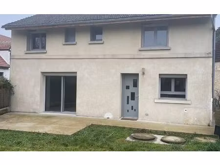 location maison  m² t-3 à saint-martin-sur-nohain  674 €