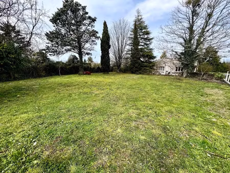 vente terrain à batir 715 m² à saintes (17100)  61 000 €