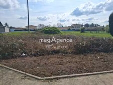 vente terrain à cholet (49300) : à vendre / 626m² cholet