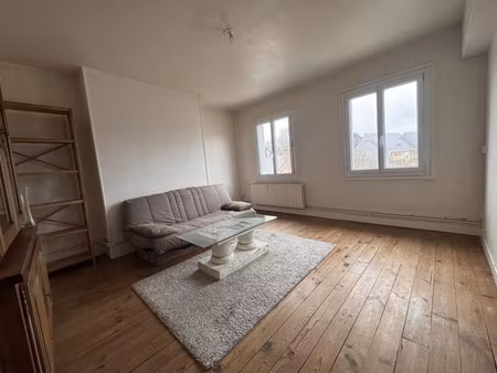 t2 bis centre-ville dans immeuble ancien