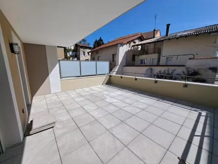 t3 avec terrasse et garage