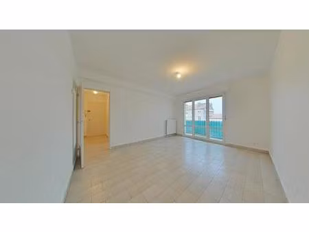 appartement f4 traversant et lumineux entièrement rénové