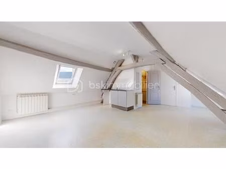 studio lumineux en plein cœur de neuville-aux-bois