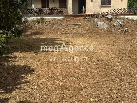 maison des années 80 avec grand jardin