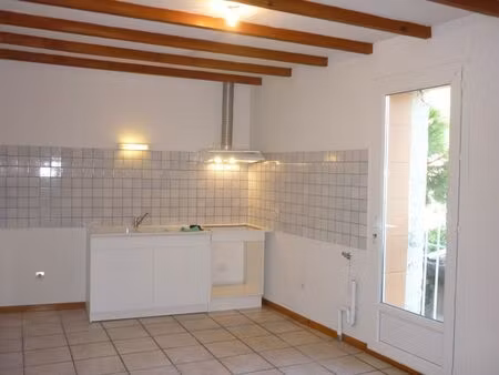 location maison de village t4 88 m² rouffiac d'aude séjour 3 chambres duplex