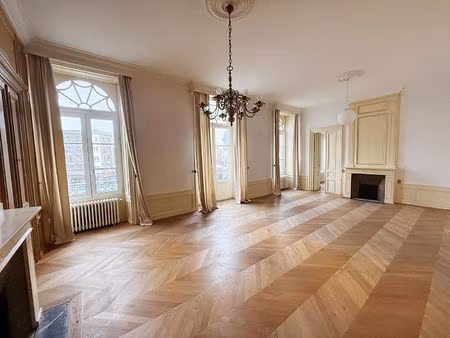 bel appartement de 169m2  balcons  grenier