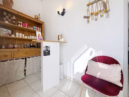 local commercial charleval 20 m2