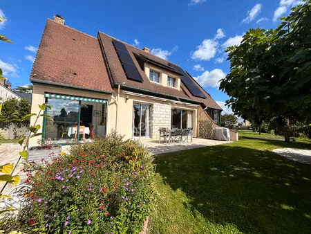 très jolie maison familiale au coeur d'arnage avec piscine chauffée !