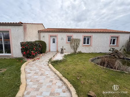 maison 6 pièces - 126 m² - proche du centre-ville de la garnache