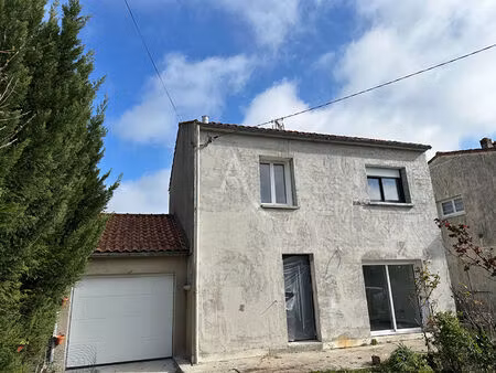 location maison 4 pièces 79 m² à rochefort (17300)