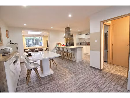 maison sequedin 150 m² utiles - quatre chambres - deux salles de bains - jardin - garage e