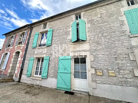 maison de bourg à maillé avec jardin de 109 m2