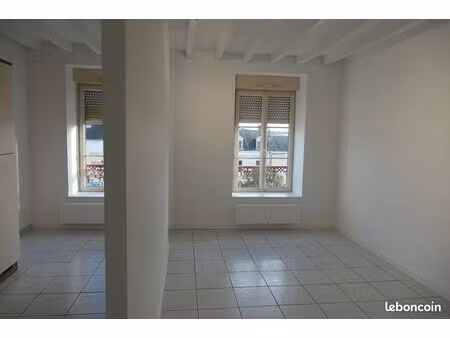 studio 1 pièce 27 m²
