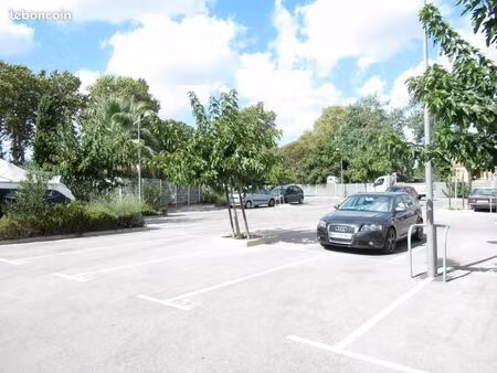 parking villeneuve les beziers